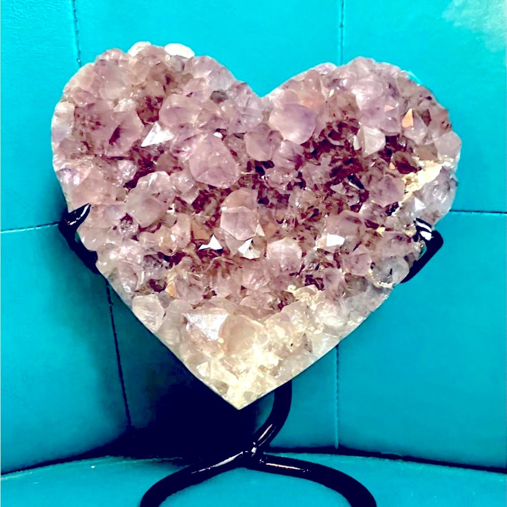 Large amethyst heart on stand.stement piece, interior decor or healing powers! 💜